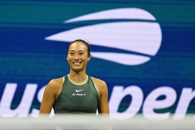 1725287097834005838.jpg (体育)(12)网球——美网:郑钦文晋级女单八强XxjpseC007245_20240902_PEPFN0A001.jpg