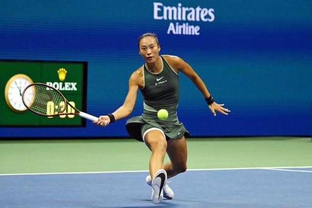 1725287114874002893.jpg (体育)(7)网球——美网:郑钦文晋级女单八强XxjpseC007236_20240902_PEPFN0A001.jpg